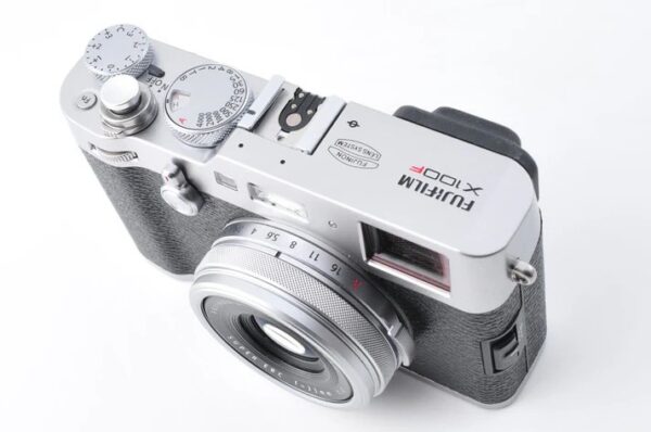 Fujifilm X100F Silver Shutter count 10500 Mint - Image 7