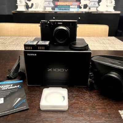 Fujifilm X100V, 200 Shutter Ct. Plus Case, 2 Bat, WILL SHIP UPS OVERNIGHT MONDAY