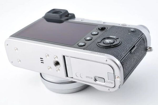 Fujifilm X100F Silver Shutter count 10500 Mint - Image 8